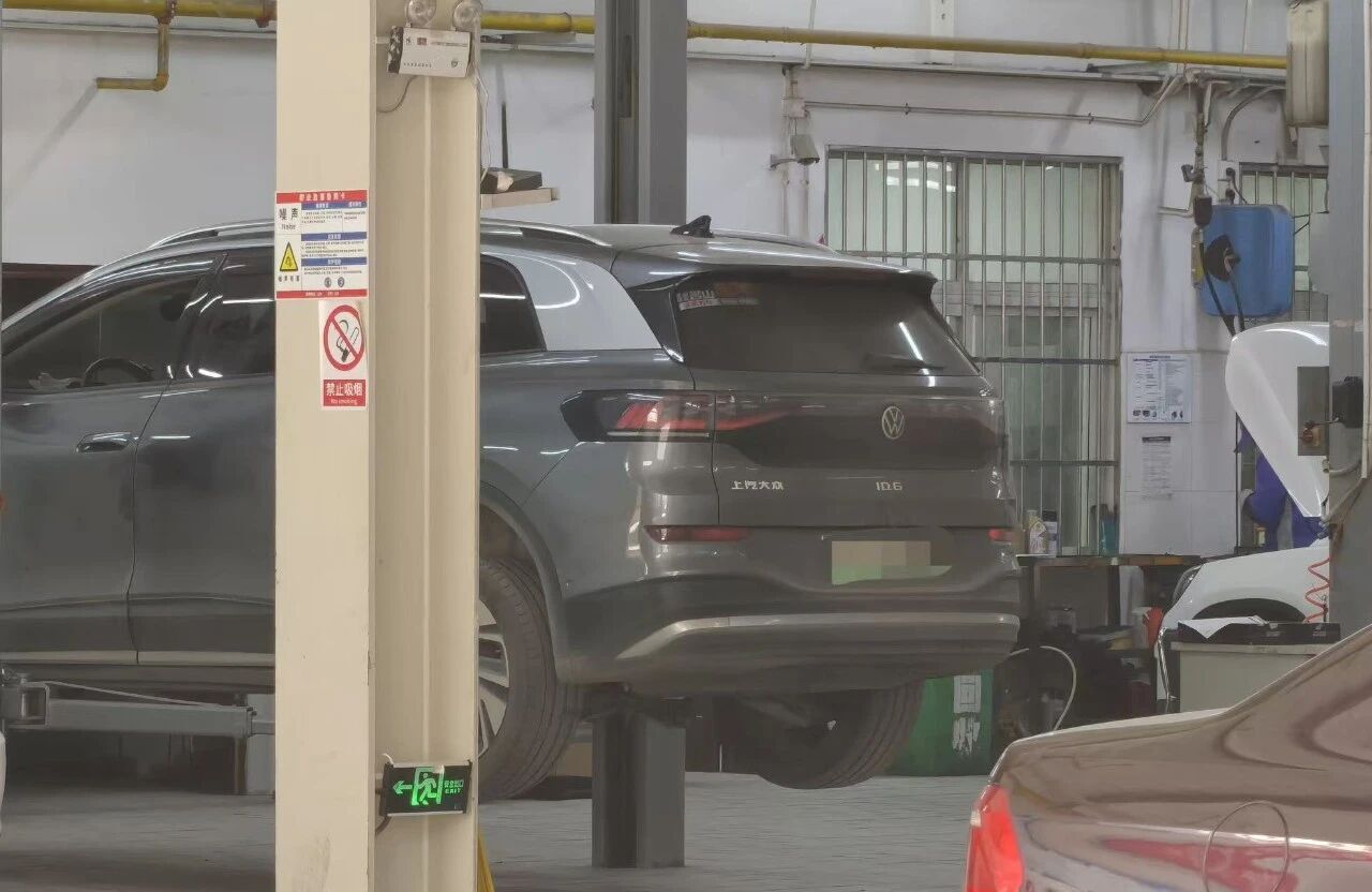 “小故障动辄上千,大维修堪比半辆车价”,新能源车为何修不起?