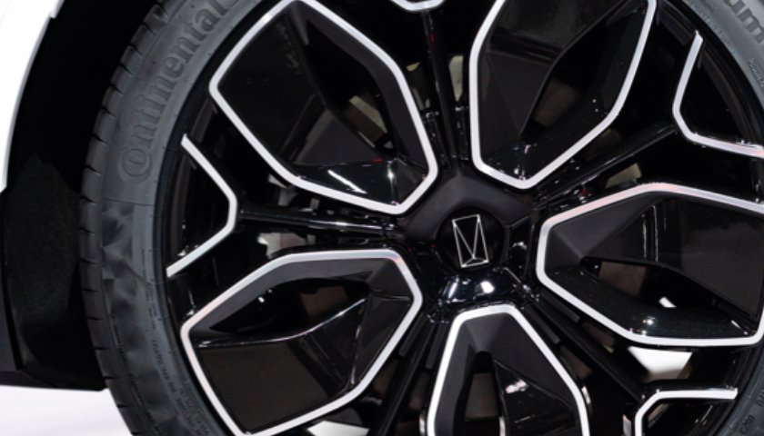 阿维塔07推出新配置后,百余名老车主称遭品牌“背刺”