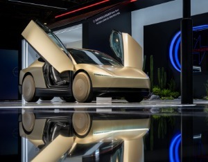 特斯拉无人驾驶车亚太首秀 进博会展示AI技术矩阵