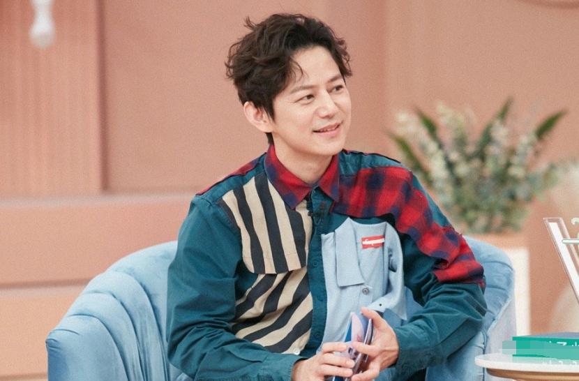 《口红王子》众人给彭彭贴双眼皮,看到成品后,何老师说出真相