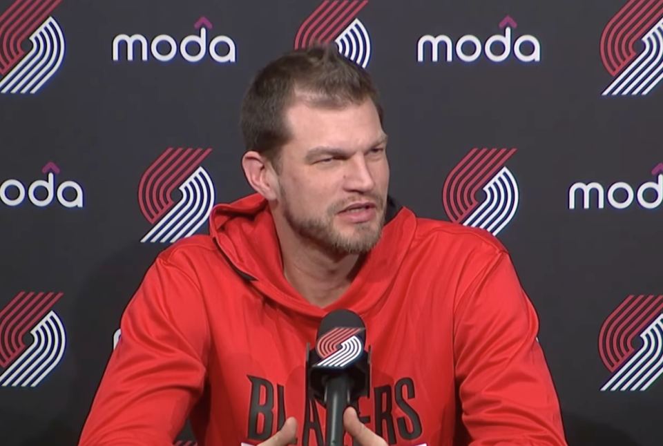 斯普利特：杨瀚森更精瘦了，我们现在没条件给他太多上场时间