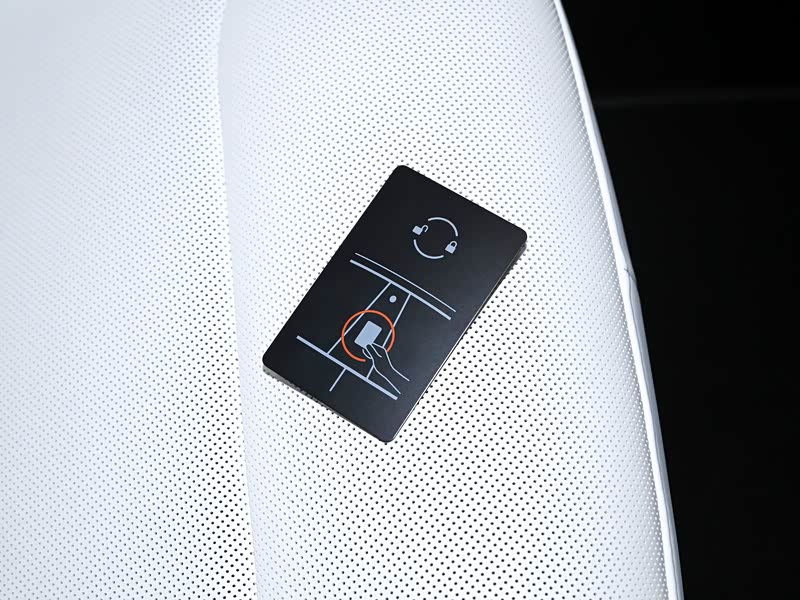 特斯拉Model Y小电瓶更换记录,纯电车也会亏电吗?