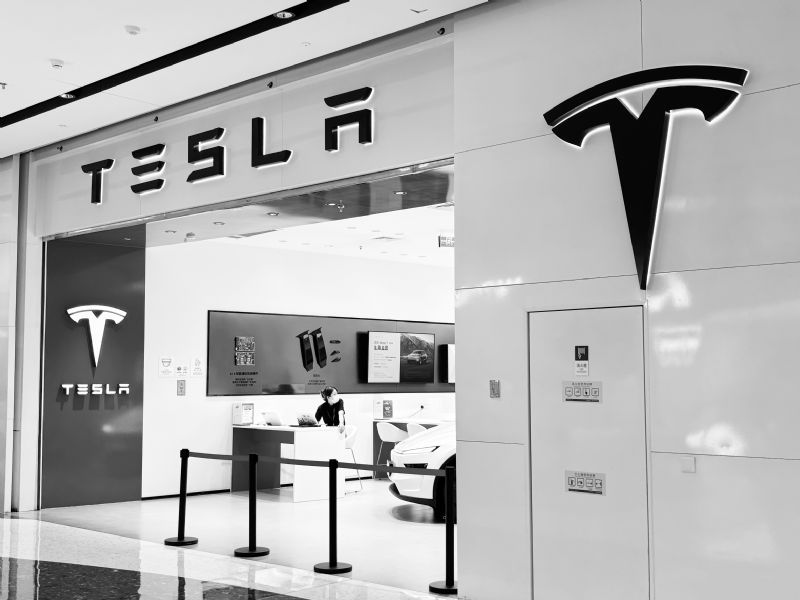 特斯拉2025全年交付163.6万辆落后比亚迪   11个月销量降7.37%中国仍是最大市场