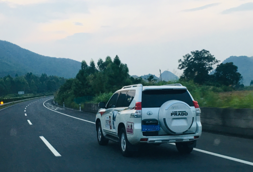 自驾游如何选路线,高速快还是国道美,退休夫妻实测3000公里