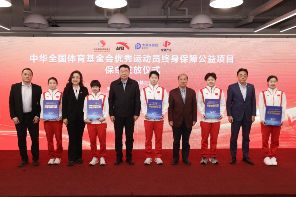 全红婵童年春节可爱照:身穿汉服爱武装!点赞哪吒“超好看”原因找到了