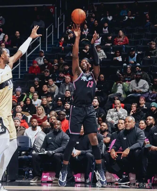 阿德巴约22+8+3+5,韦尔替补两双鲍威尔5记三分,热火31分血洗奇才