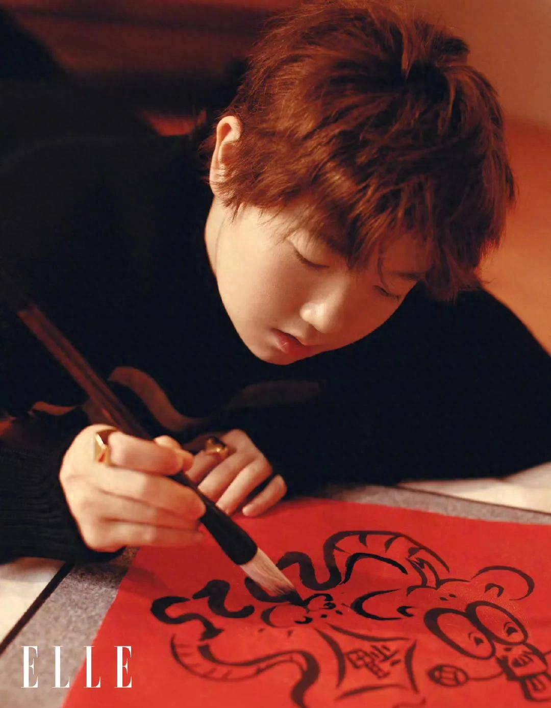 风格多变的莎莎!销量依旧惊人 又拿下五大刊之一!拒绝穿裙子!