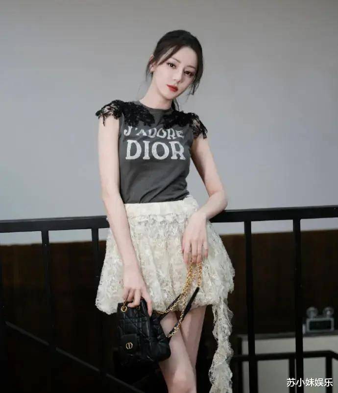 迪丽热巴叮嘱粉丝不要破费，用不花钱的方式表达爱意，这就足够了