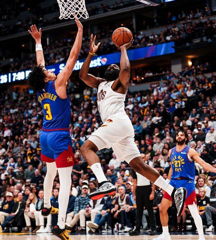 米神32分哈登22+10+7+4封盖，约基奇三双难救主，骑士双杀掘金