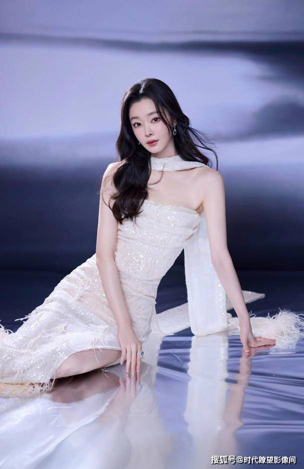 宋轶秋冬卷发封神!3步在家复刻，配大衣美到窒息，细软发质也能hold