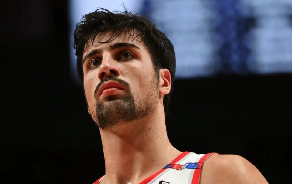 阿夫迪亚26+10+8大胜76人！杨瀚森砍2+1，探花复出，乐福惨遭弃用比赛回顾：马克西独木难支阿夫迪亚全面发挥