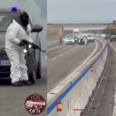 意大利普利亚大区劫匪炸毁运钞车未遂，警方逮捕2人