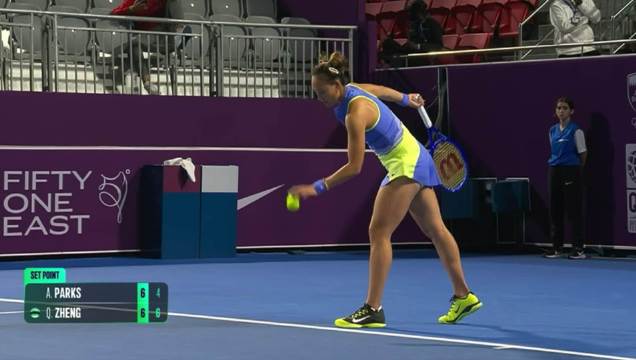 郑钦文鏖战80分钟抢七险胜帕克斯