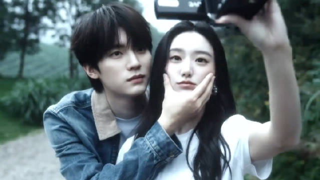 周翊然包上恩的dv共创！捏脸揪耳朵萌哦