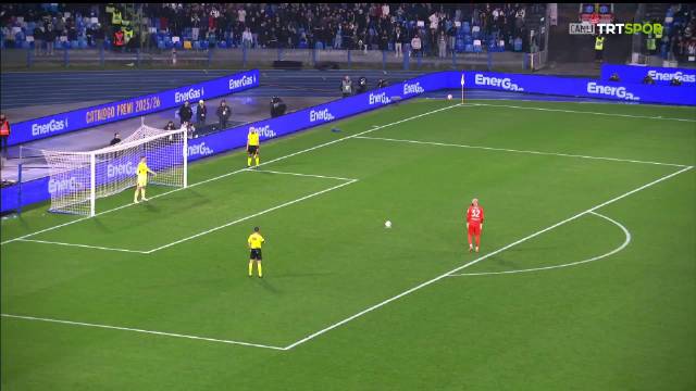 意大利杯，门将米林科维奇的硬核点球，可惜那不勒斯最终还是被科莫淘汰出局