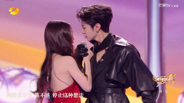 陈哲远李一桐你们小年夜很会唱啊啊