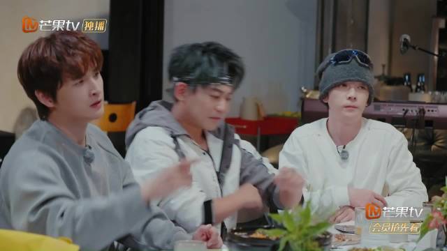 张远与猫猫逗趣昊昊，邀其演唱会当嘉宾