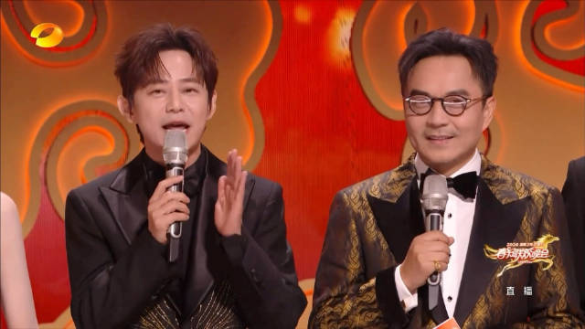 何老师名副其实的内娱劳模，录大侦探录hi6录晚会……行程太满太敬业了