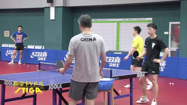 马龙白得晃眼，晃得我不知道看人还是看球了