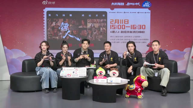 吴京收到老鼠干现场摆一字马