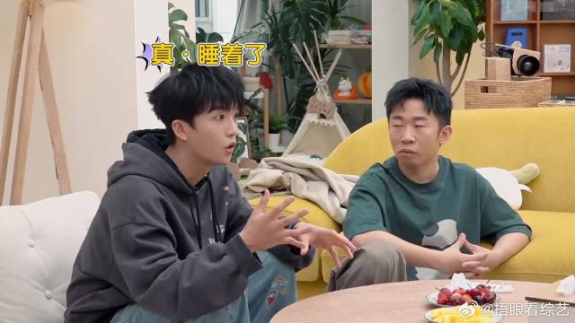 毛不易演唱会破音崩溃，节目上说出原因，李雪琴心疼坏了