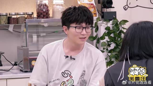 玲花做内蒙早茶，自信安利给毛不易，被李雪琴吐槽齁咸