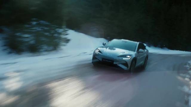 比亚迪赞助英超冠军曼城，新能源与足球强强联手