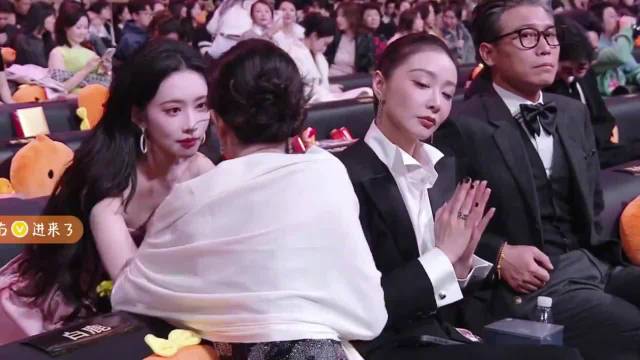 孟子义微博之夜随性互动带动现场氛围