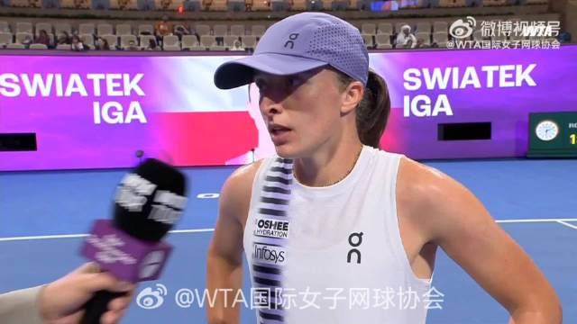 斯瓦泰克称曾丽美球风似巴蒂