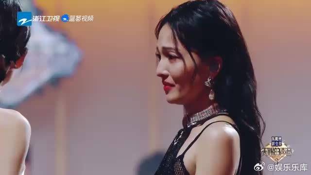 张韶涵从小就是奉献人格的人，这样的韶涵，也有柔软的一面