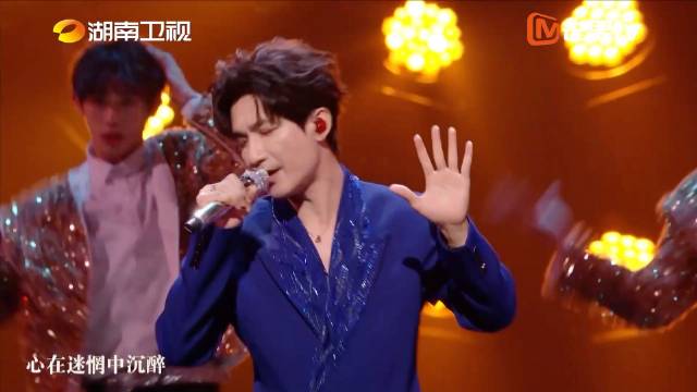 陈楚生湖南卫视春晚献唱卡拉OK金曲