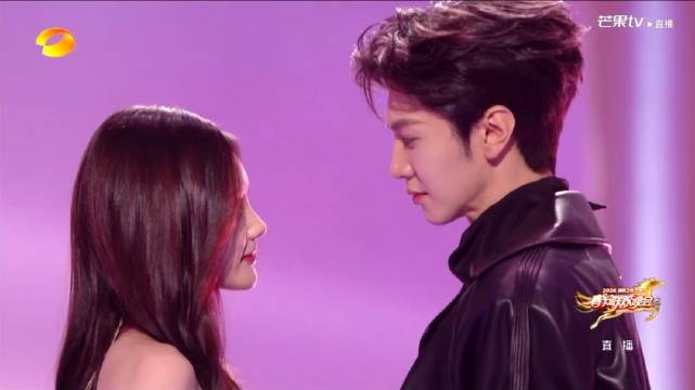 李一桐陈哲远湖南卫视春晚合唱《我想要占据你》引热议