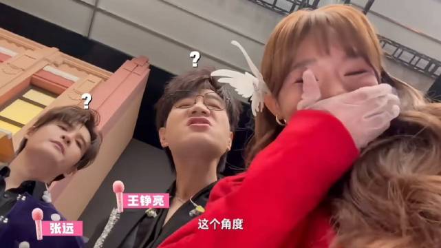 王铮亮张远声生不息合照展现帅气下颚线