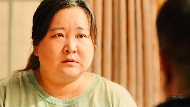 胖女孩遭身边人嫌弃背叛，最后逆袭成功