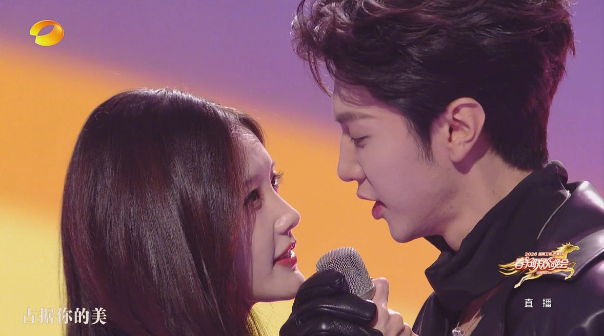 陈哲远李一桐合唱《我想要占据你》舞台 男帅女美 甜甜甜