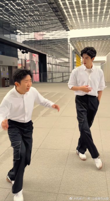 陈哲远和杨迪在《你好星期六》跳的依赖摇完整视频在哪里看？