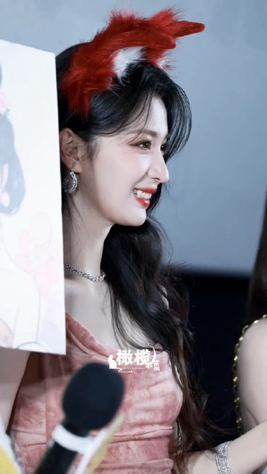 王楚然曼妙手势舞演绎《女儿心总如水》，《成何体统》妖妃庾晚音惊鸿一瞥