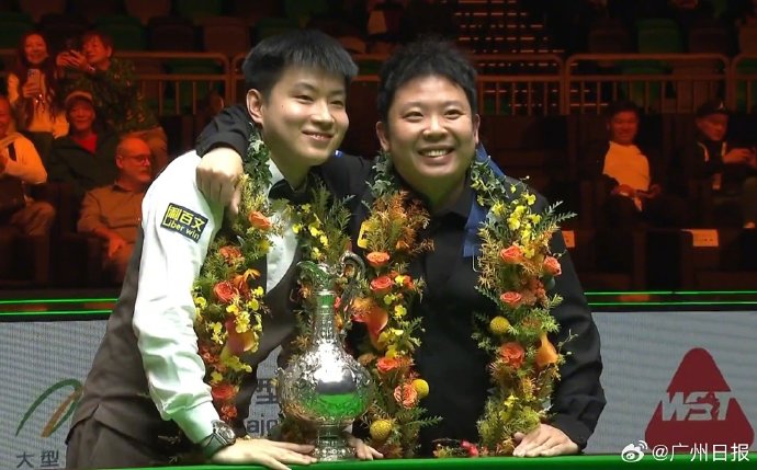 赵心童首夺斯诺克大奖赛冠军，中国军团包揽四强