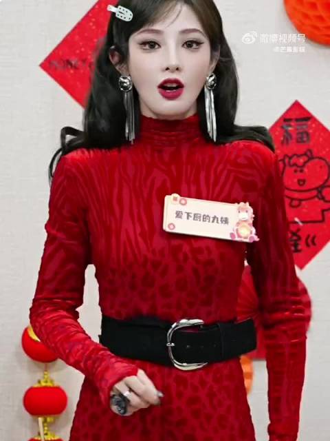 彭小苒创意包糖葫芦馅饺子，过年时髦又接地气