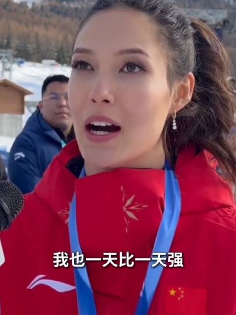 谷爱凌带伤摘银直面网暴，用拼搏诠释体育精神