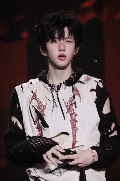 TF四代情人节新歌的参与成员是哪八位练习生？