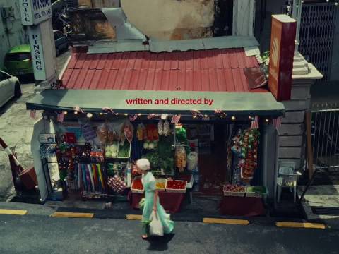 杨紫琼分饰五角携手奥斯卡导演新片亮相柏林