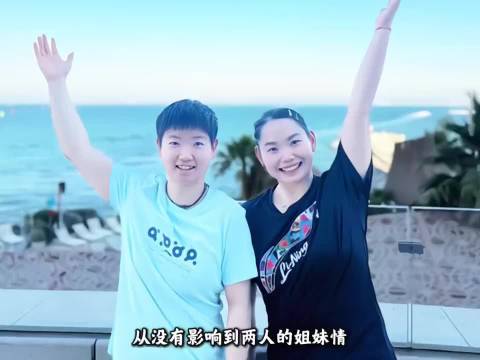 有一种友谊叫孙颖莎何卓佳！ 从河北队到国乒，佳佳对莎莎到底有多照顾！
