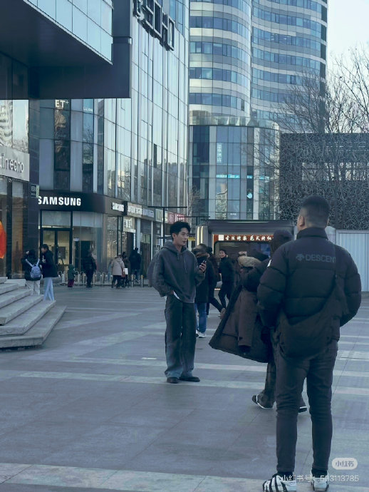 丞磊2026年2月北京三里屯打卡的具体经过是怎样的？