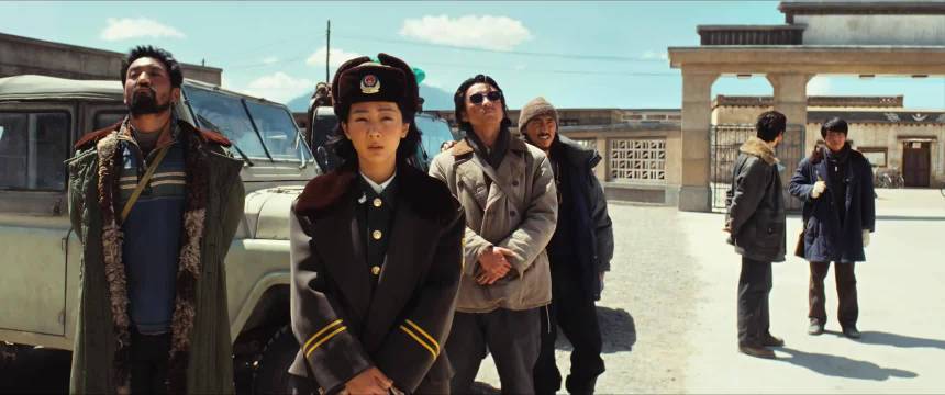 正午阳光新剧镜头语言获赞，动态交流突破站桩式表演