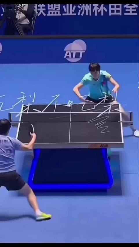 孙颖莎发现擦边球尊重裁判判罚