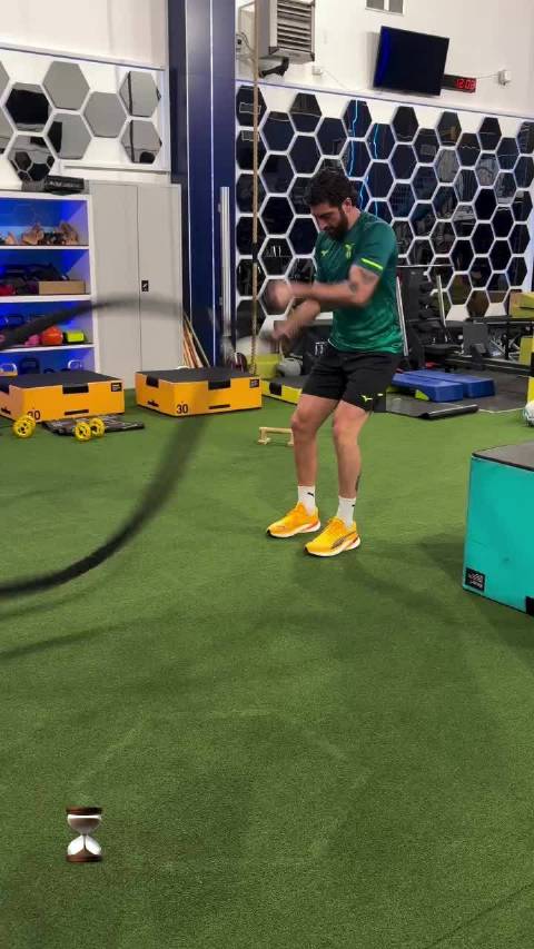 吉戈发出在福尔梅洛健身房训练的视频，看来快要复出了