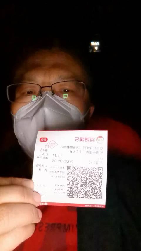 观众刷位大哥、得闲谨制叶分别观看电影《射雕英雄传侠之大者》100余遍、70余遍引热议