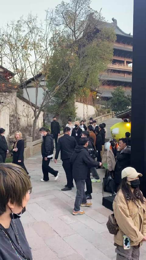 好美哦，淡颜女明星我最喜欢杨超越了