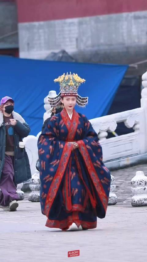 陈数《两京十五日》杀青，路透尽显母仪天下气质